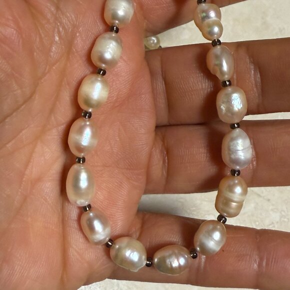 Genuine Pale Pink Freshwater Pearl Beaded Short Necklace - Picture 10 of 10